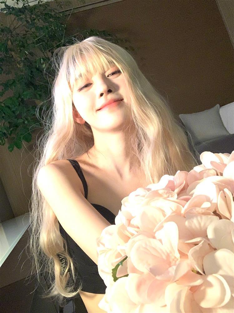 Mỹ nữ 4000 năm Cúc Tịnh Y để tóc bạch kim, visual lên vùn vụt-4