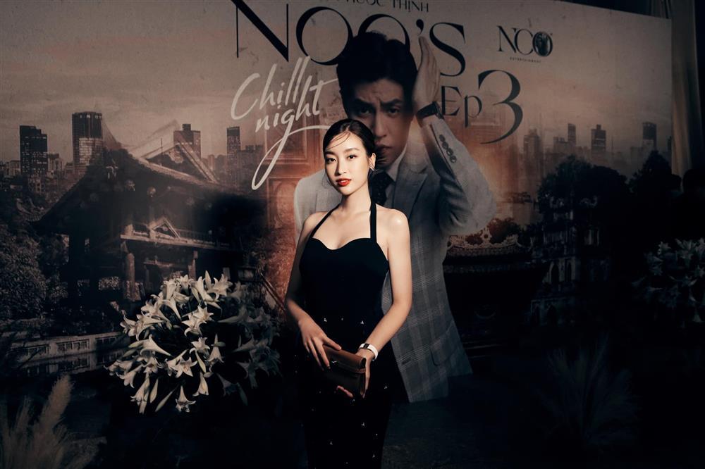 Thực hư Đỗ Mỹ Linh chơi trội phá dresscode đám đông-1