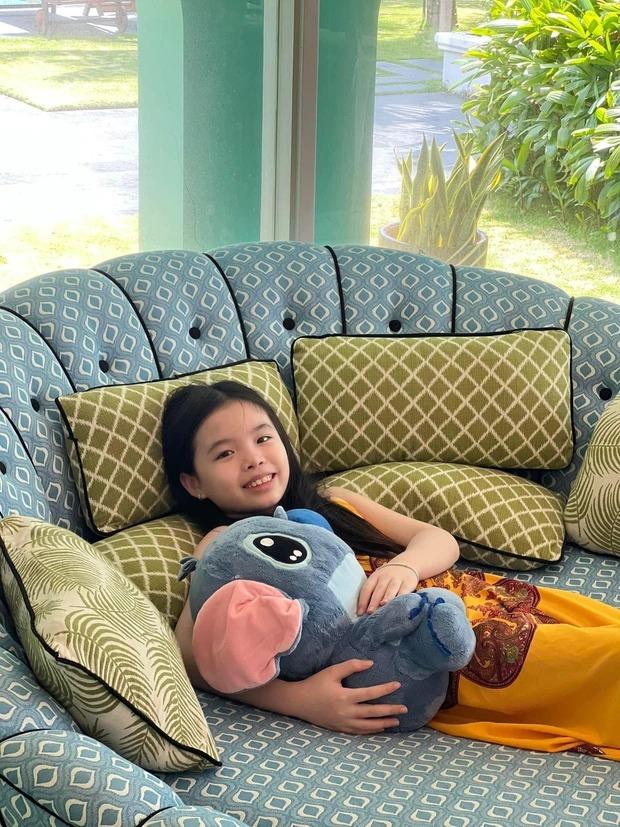 Phương Trinh Jolie lần đầu chia sẻ ảnh con gái sau đám cưới, 1 chi tiết thể hiện rõ sự hạnh phúc-3