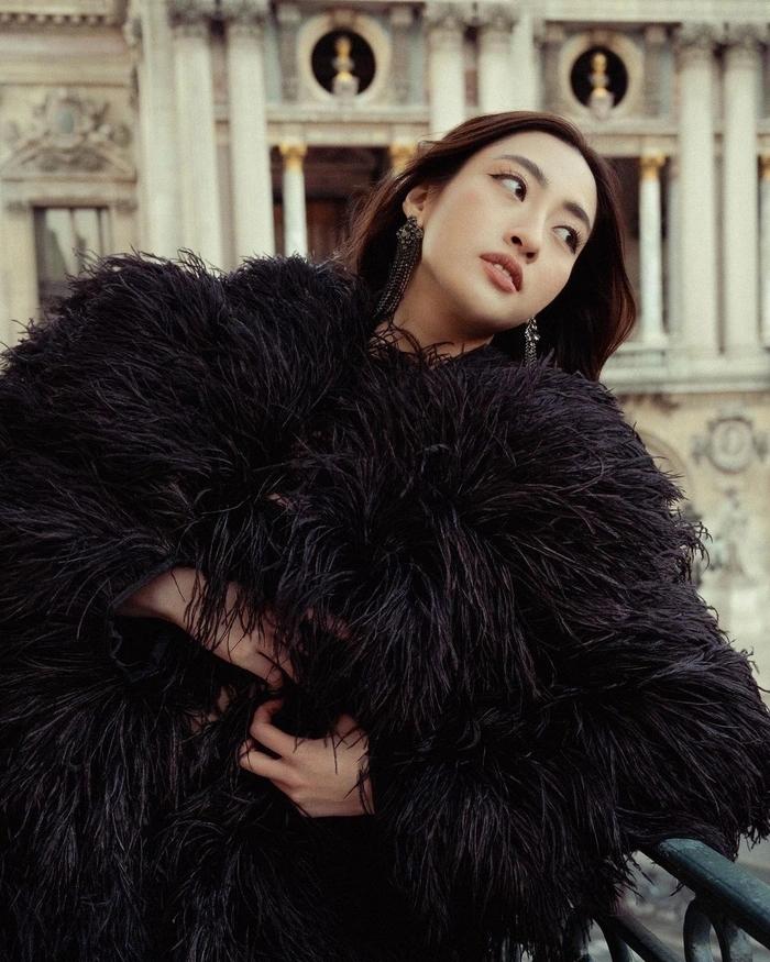 Lương Thùy Linh và Hoàng Thùy Linh lên đồ bị so với chổi lông gà-1