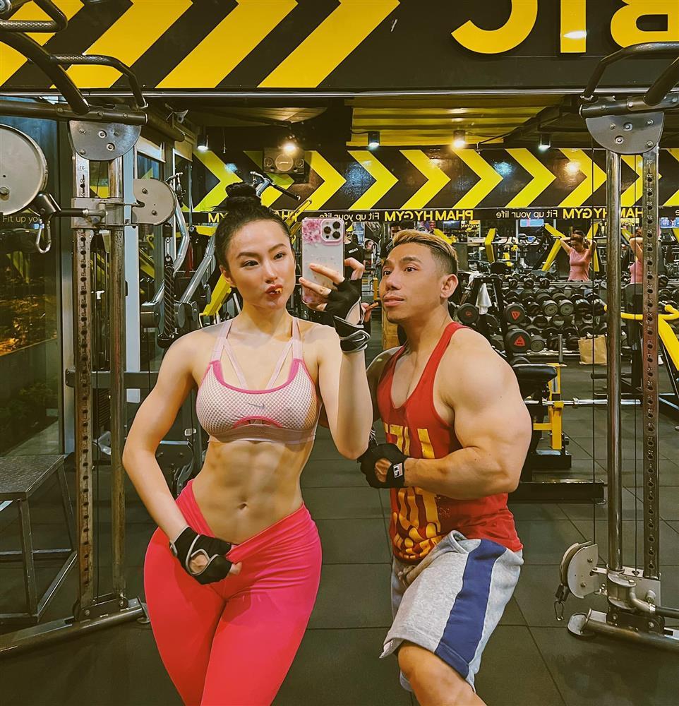 Angela Phương Trinh tập gym, đàn ông nhìn xanh mặt-7