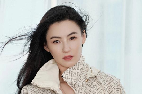 Lộ mặt cha đẻ ngoại quốc của con trai út Trương Bá Chi?-5