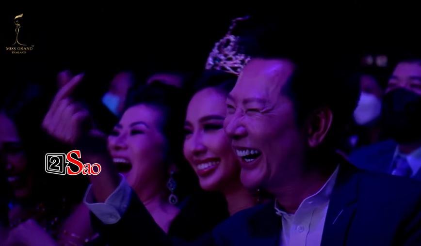 Thùy Tiên lên truyền hình Thái, nhan sắc ra sao khi khán đài tối um?-3