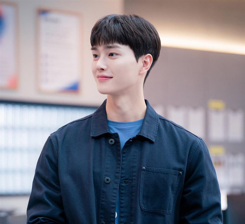 Dàn nam thần thế hệ mới: người thoát mác đơ, kẻ lại flop nặng-8