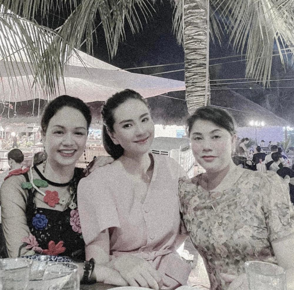 Lên sóng cùng 2 mẹ, MC Mai Ngọc đẹp mấy cũng bị lép vế-1