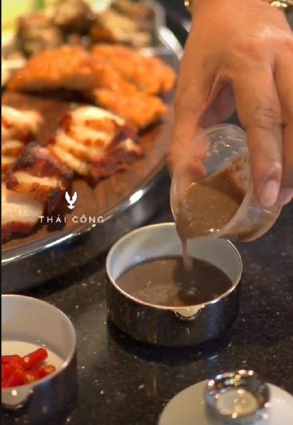 Khoe suất bún đậu mắm tôm giá 36 triệu, Thái Công bị mắng gắt-3