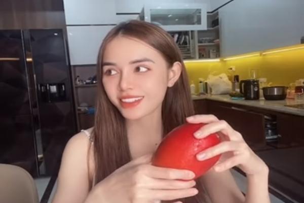 Cây xoài sợ độ cao ra đầy trái ở vị trí bất ngờ khiến gia chủ bối rối-4