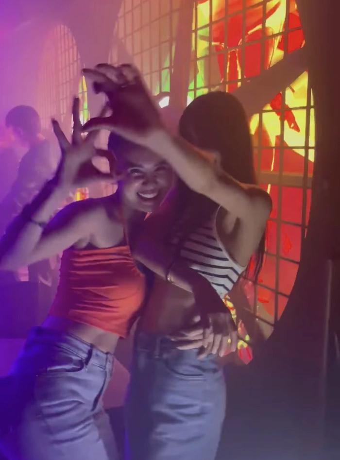 Lộ ảnh em gái Công Vinh mặc mát mẻ, quẩy trên bar cùng bạn bè-2