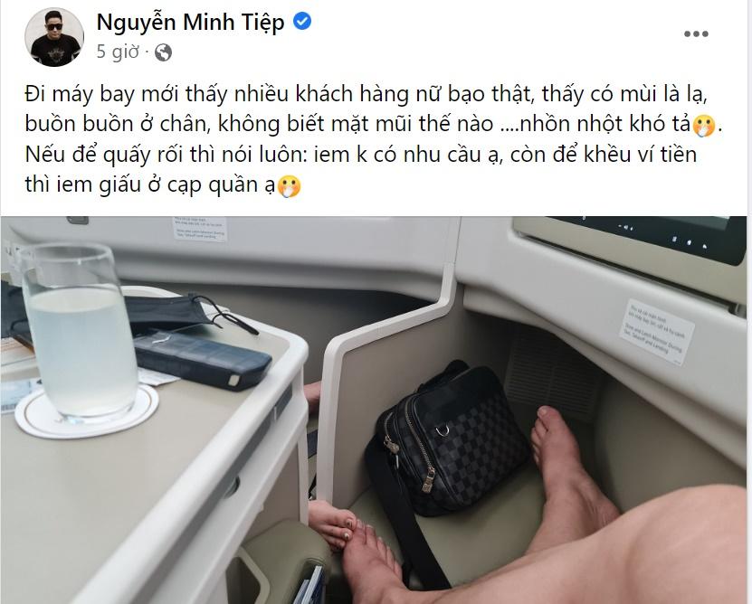 Minh Tiệp bị hành khách nữ mó máy trên máy bay-1