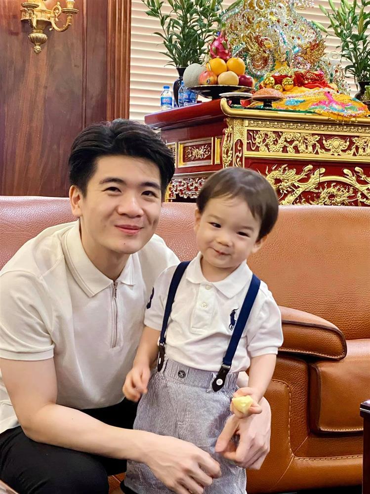 Khoe cặp song sinh, con trai bầu Hiển lộ không gian sống bạc tỷ-4