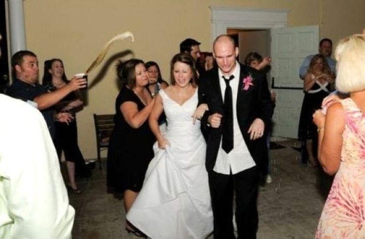 Bad luck clings to brides on the wedding day, after that day, they want to erase it all!-8