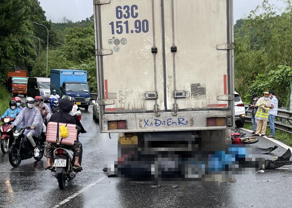 Xuất hiện clip khoảnh khắc xảy ra vụ tai nạn trên đèo Bảo Lộc khiến 2 người tử vong-1