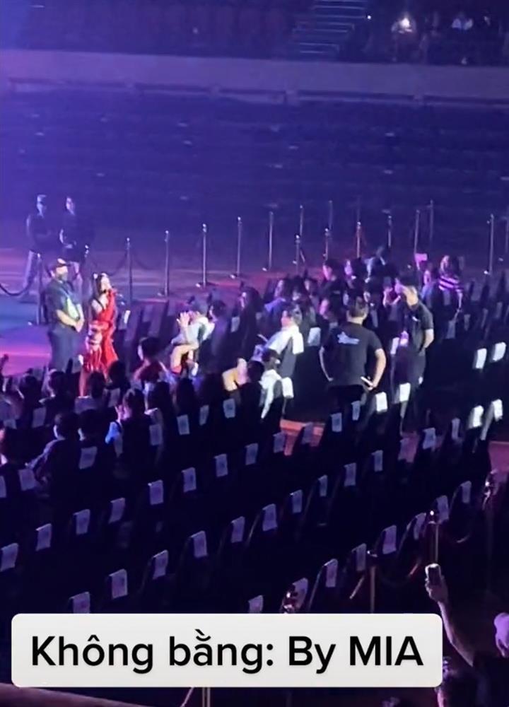 Show vé 2 triệu có Binz, Wowy ế ẩm, khách đếm trên đầu ngón tay-4