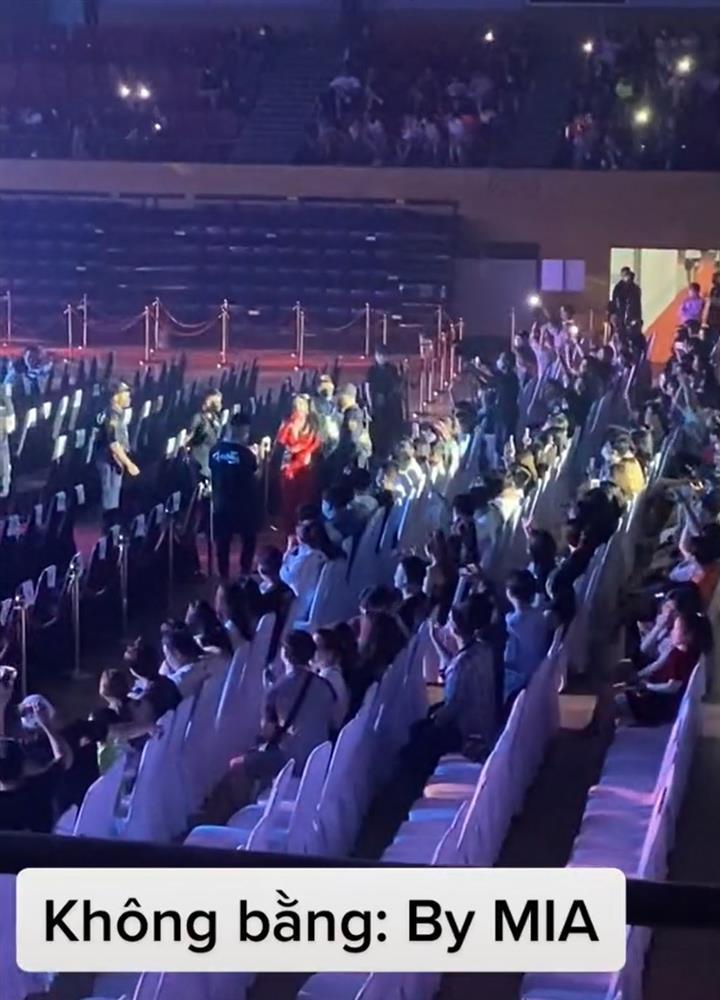 Show vé 2 triệu có Binz, Wowy ế ẩm, khách đếm trên đầu ngón tay-5