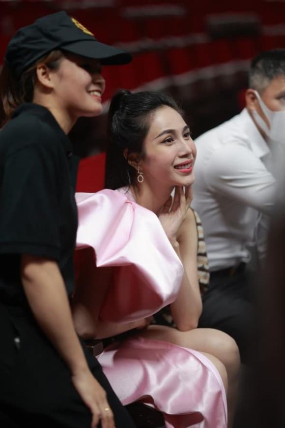 Thủy Tiên xuất hiện gầy rộc sau phát ngôn tự vả về SEA Games-4