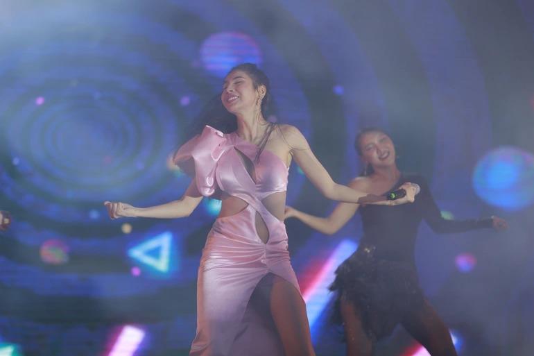 Thủy Tiên xuất hiện gầy rộc sau phát ngôn tự vả về SEA Games-5