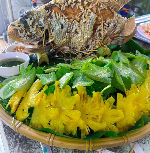 Nhóm gần 30 người đi ăn ngày lễ, xem hóa đơn xong ai cũng choáng-1