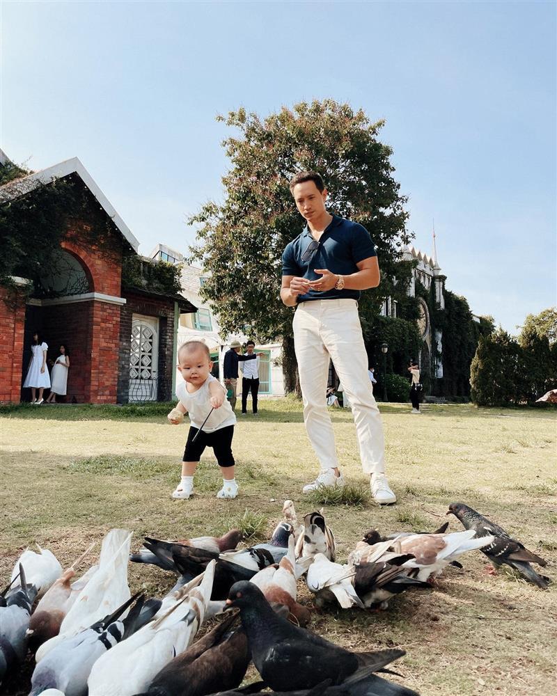 Hồ Ngọc Hà khoe ảnh gia đình, cứ có mặt Leon là hot-7