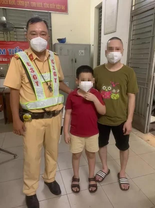 Ho Chi Minh City: A 9-year-old boy ran away from home because… sad about family problems-1