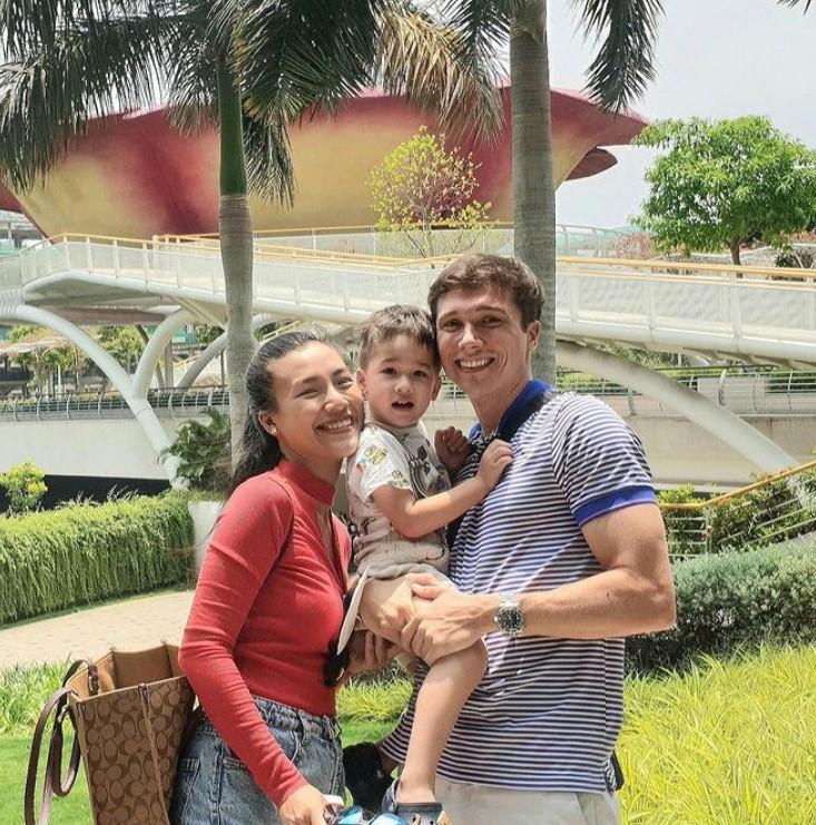 Lộ ảnh chồng cũ đi du lịch cùng nhà đẻ Hoàng Oanh?-7