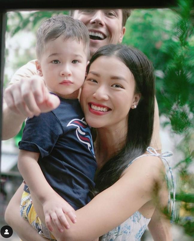 Lộ ảnh chồng cũ đi du lịch cùng nhà đẻ Hoàng Oanh?-6