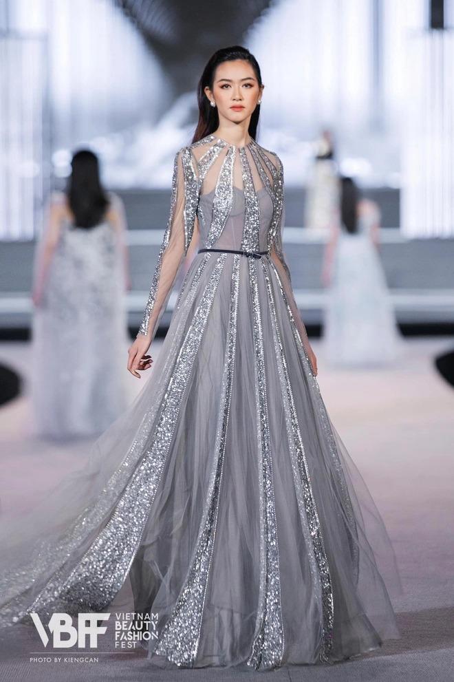 Thí sinh Hoa hậu tiết lộ điểm khác biệt lúc ở nhà và khi đi thi-5