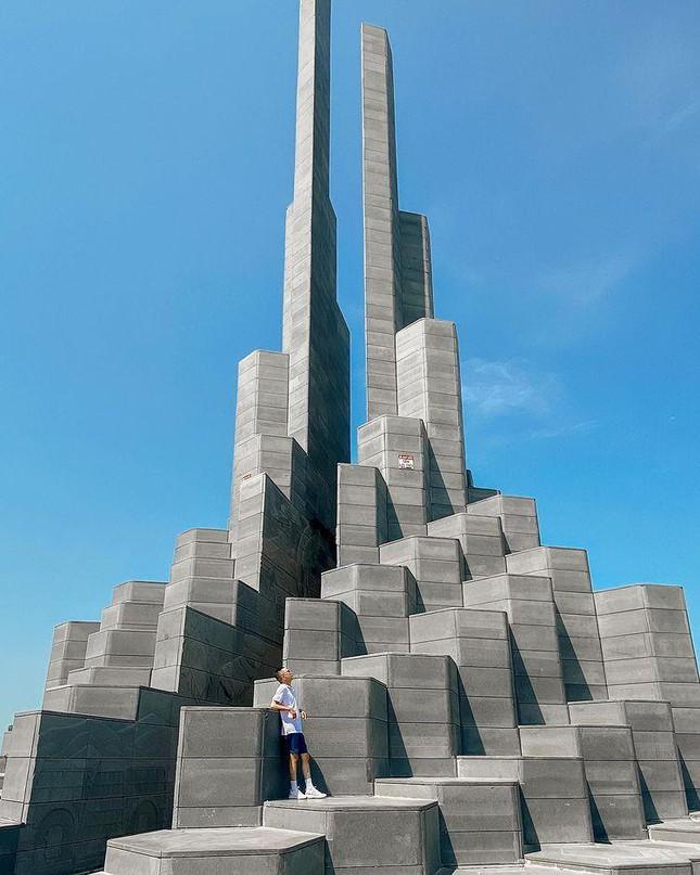 Phú Yên: Tọa độ sống ảo đẹp như phim giữa thành phố hoa vàng cỏ xanh-2