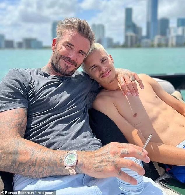 David Beckham celebrates his 47th birthday with his wife and children-2