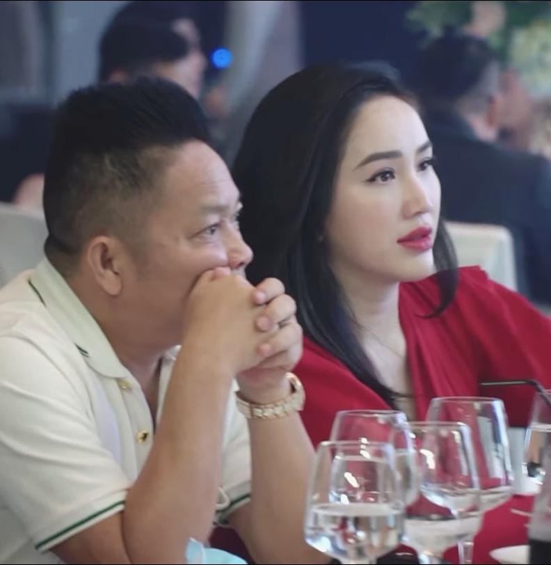 Soi cận body Bảo Thy qua camera thường sau 6 tháng sinh con-3