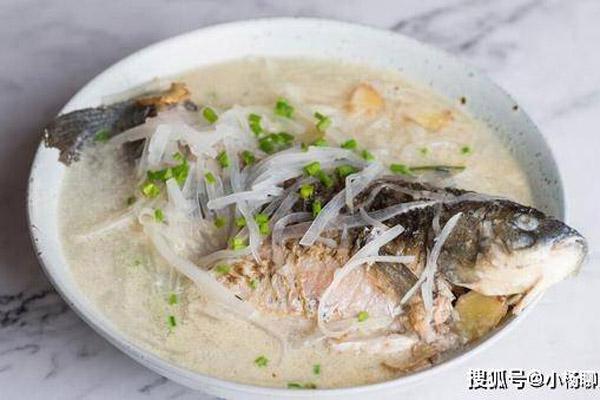 Cooking fish soup must remember these 3 tricks to remove the fishy smell