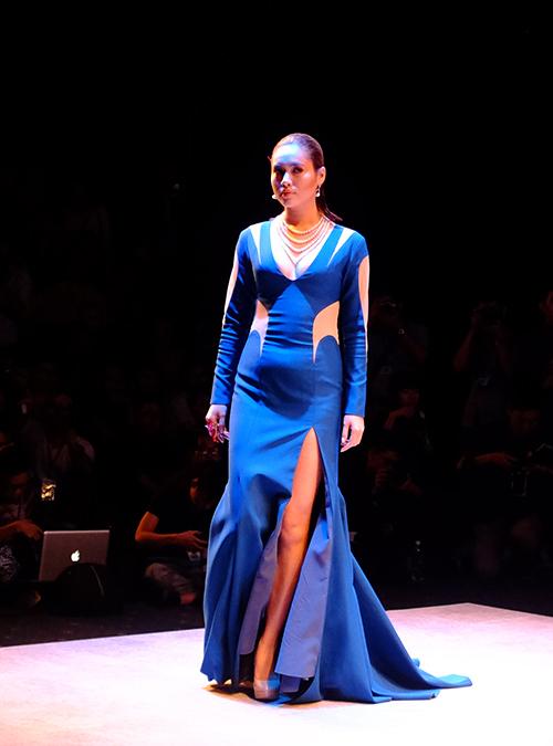 Á hậu Vbiz bán khỏa thân gây sốc, góc chụp hiểm zoom cận vòng 2-3