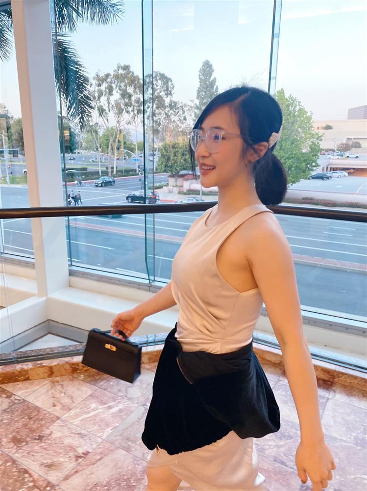 Sao Việt hôm nay 3/5: Angela Phương Trinh lực lưỡng với váy sexy-7