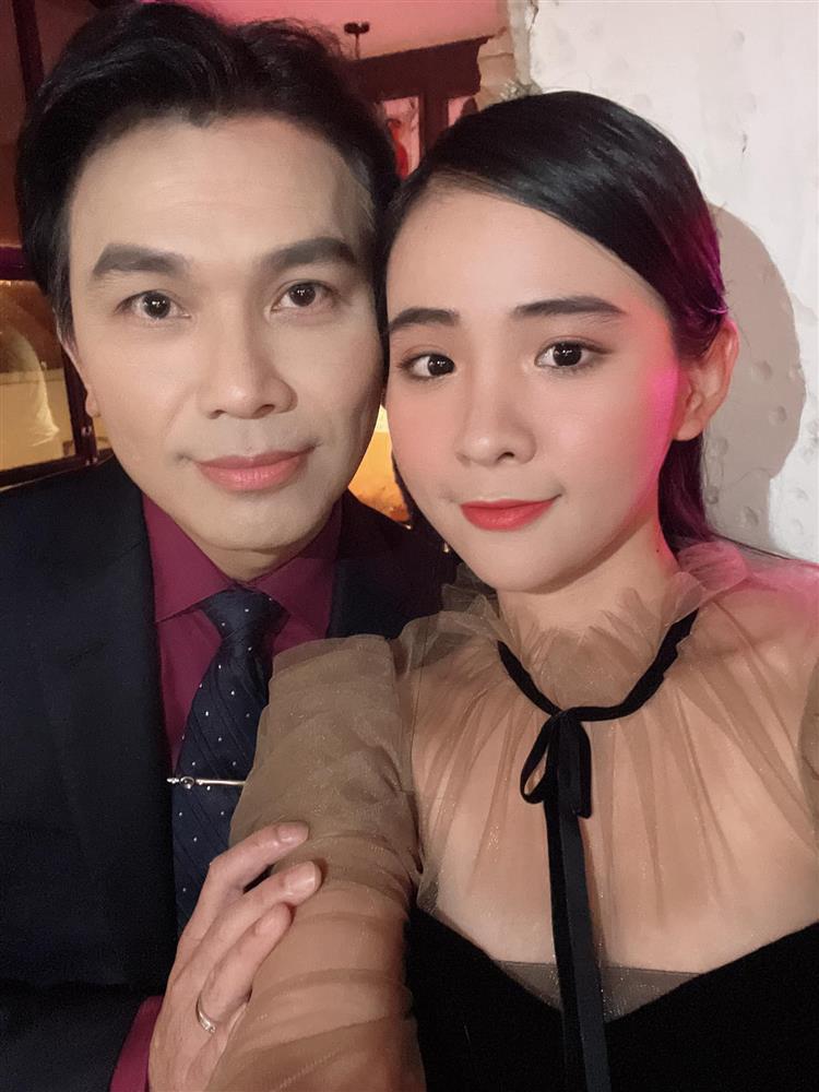 Sao Việt hôm nay 3/5: Angela Phương Trinh lực lưỡng với váy sexy-10