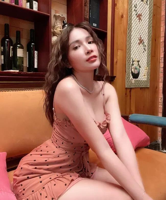 Thấy body Khả Như quá bốc, Hari Won sầu não 30 lần mang bầu-12