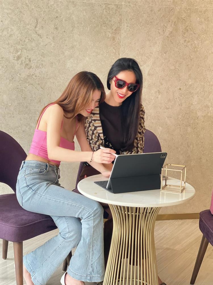 Hé lộ mối quan hệ chị dâu, em chồng của ca sĩ Thủy Tiên-6