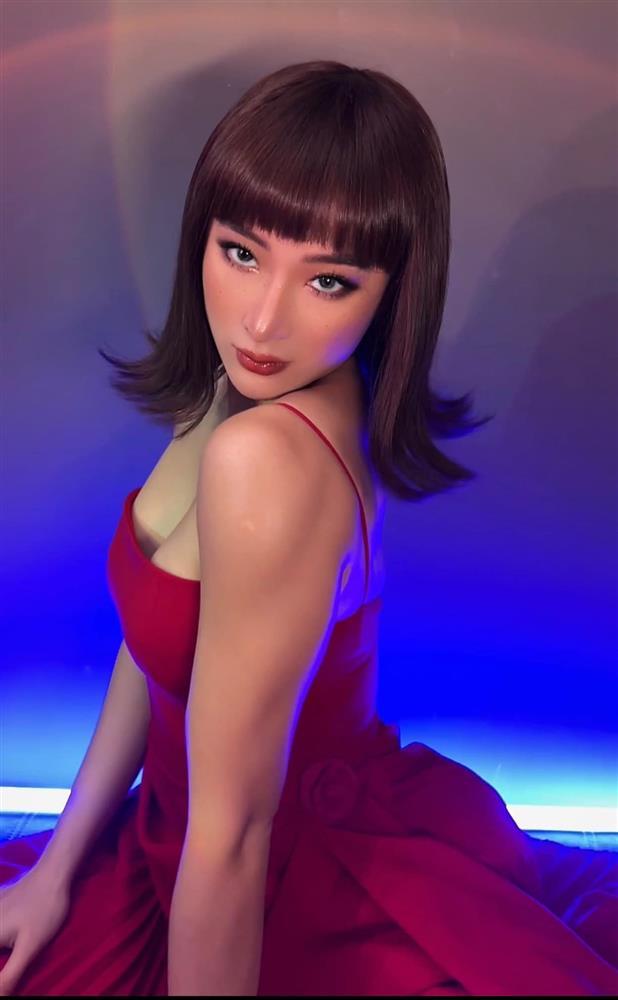 Sao Việt hôm nay 3/5: Angela Phương Trinh lực lưỡng với váy sexy-1