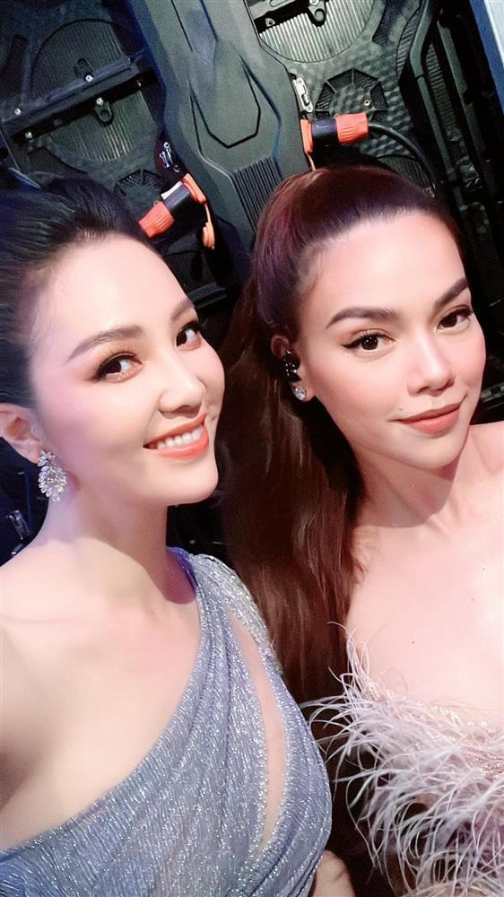 Nhan sắc Tóc Tiên kỳ quá kỳ trong ảnh với Á hậu Thụy Vân-1