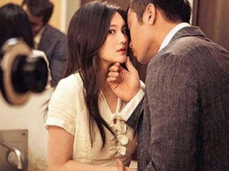 Đổi trao tình tiền với sếp già, thư ký trẻ cay đắng trả giá đắt-1