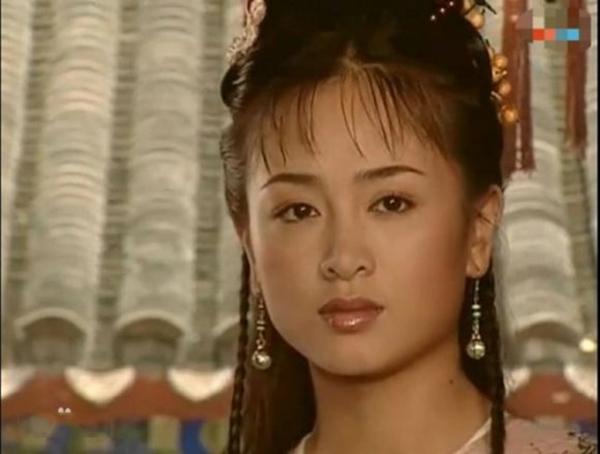 Nhan sắc không đổi của đại mỹ nhân bỏ theo chồng giàu giữa lúc sự nghiệp chạm đỉnh-2