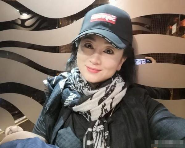 Nhan sắc không đổi của đại mỹ nhân bỏ theo chồng giàu giữa lúc sự nghiệp chạm đỉnh-6