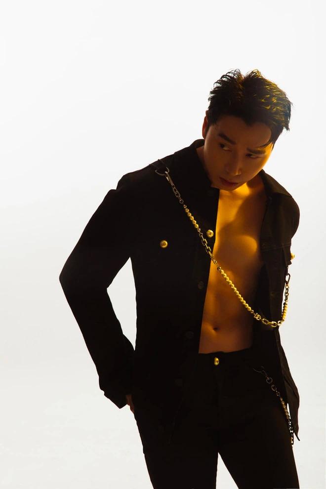 Karik khoe 6 múi liền bị chính bố đẻ dìm hàng ê chề-4