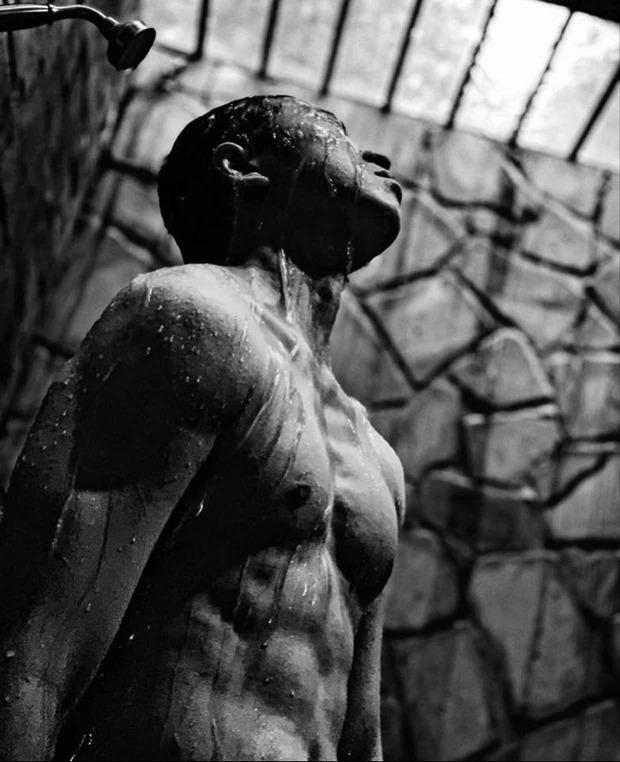 Karik khoe 6 múi liền bị chính bố đẻ dìm hàng ê chề-7