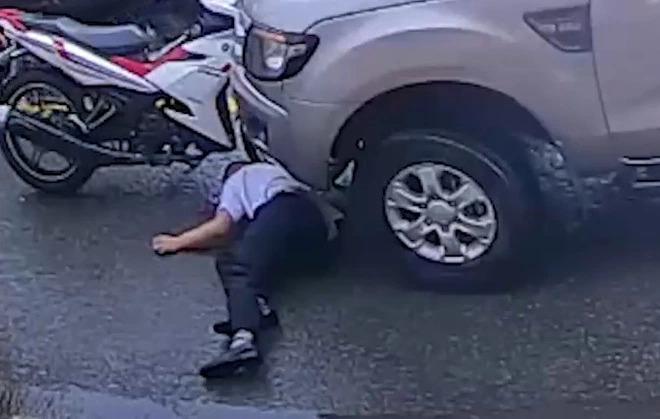 Danh tính nhóm hỗn chiến đánh gục 3 người, kẻ cầm đầu có số má?-1