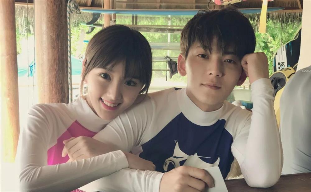 Sao nam Thần Điêu Đại Hiệp livestream bán đồ lót phụ nữ-3