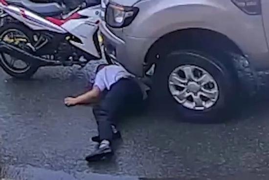 Danh tính nhóm hỗn chiến đánh gục 3 người, kẻ cầm đầu có 'số má'?