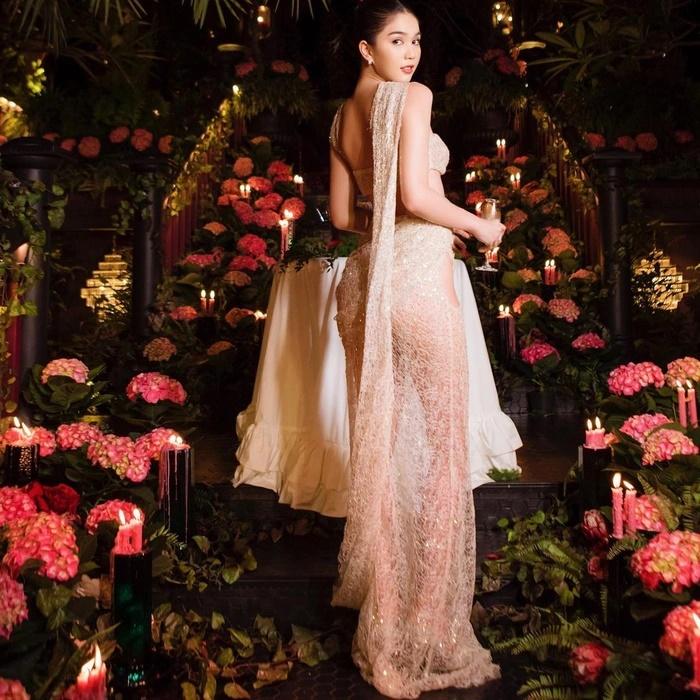 Ngọc Trinh đi dự sinh nhật ăn mặc ô dề lấn át cả chủ bữa tiệc-7