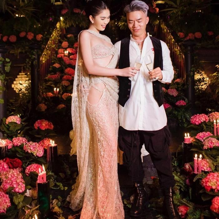 Ngọc Trinh đi dự sinh nhật ăn mặc ô dề lấn át cả chủ bữa tiệc-2