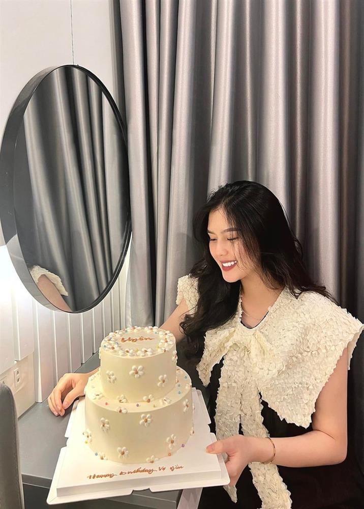 Cầu thủ Việt ting ting chúc sinh nhật vợ mới cưới, con số ghen tị-1
