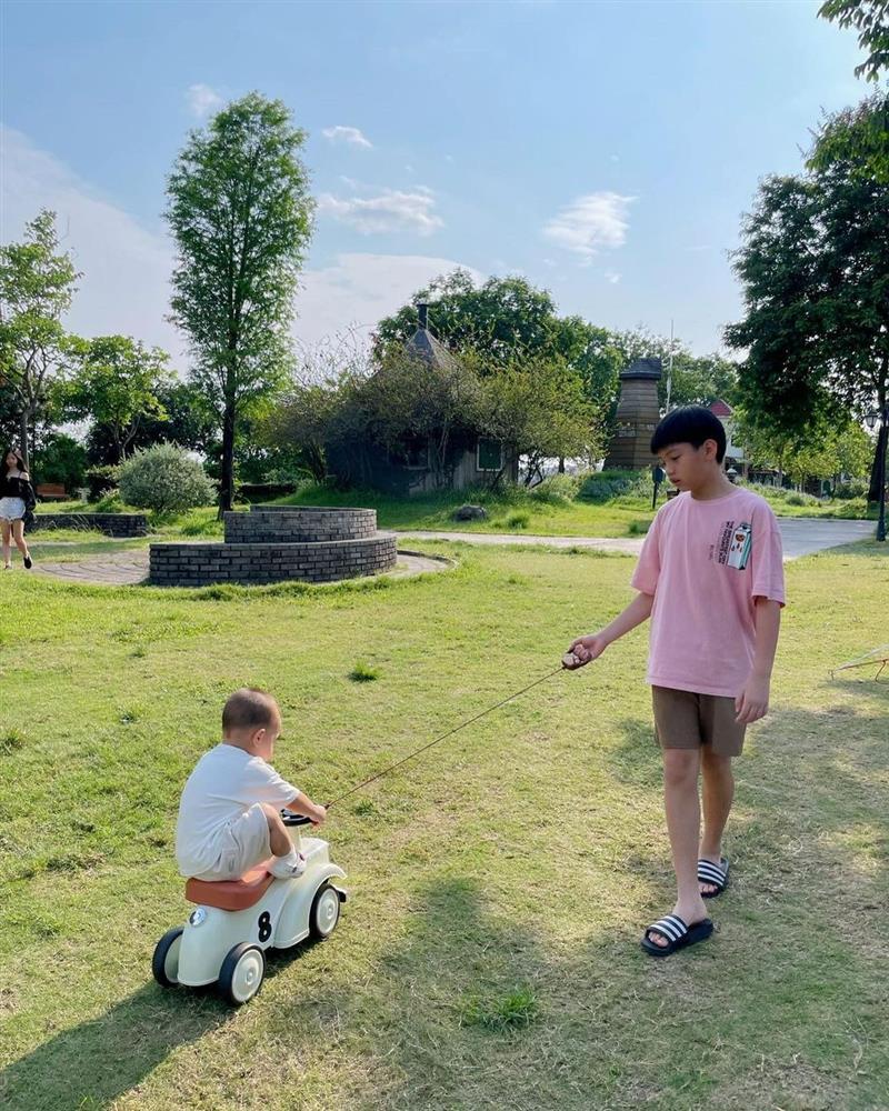 Lâu lâu xuất hiện, Subeo nhà Hồ Ngọc Hà thay đổi bất ngờ-1