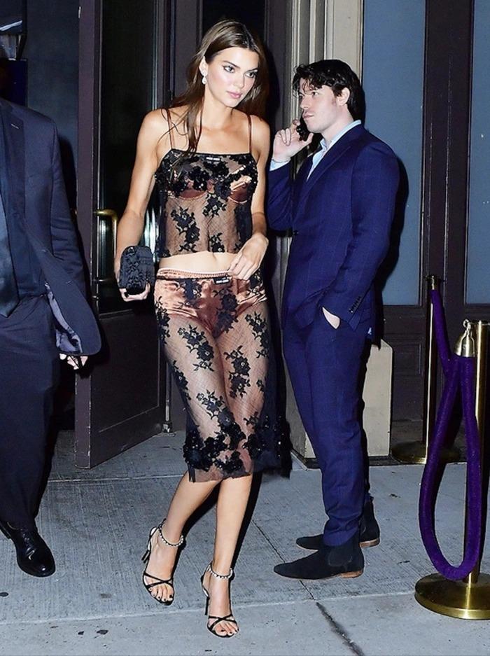 Đến Kendall Jenner cũng bớt đẹp mấy phần vì không có lông mày-5